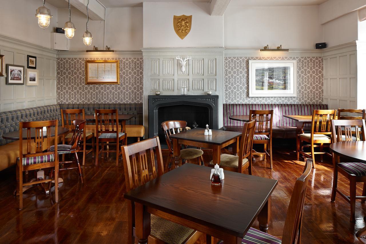 Отель The Royal Oak Сеттл Экстерьер фото