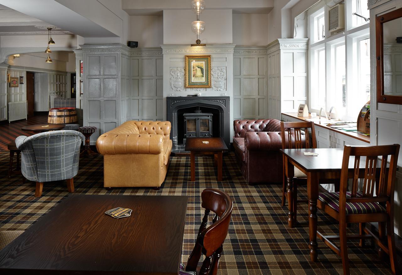 Отель The Royal Oak Сеттл Экстерьер фото